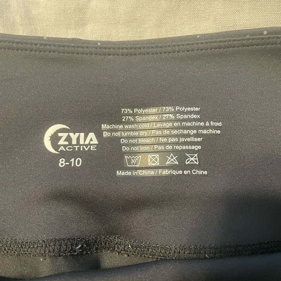 Zyia Black Reflective Light n Tight Hi-rise 24" Leggings Sz 8-10 - Picture 10 of 10